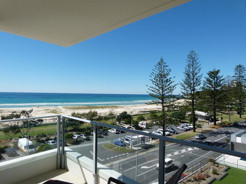 Pure Kirra - Darwin Holiday 12