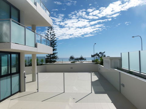 Pure Kirra - Darwin Holiday 17