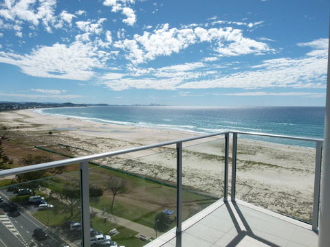 Pure Kirra - Darwin Holiday 0