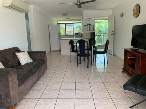 Townsville Holiday Apartments - Darwin Holiday 0