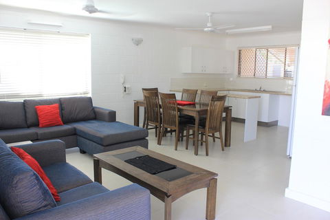 Townsville Holiday Apartments - Darwin Holiday 9