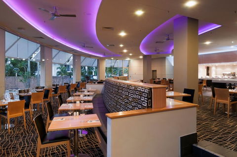 Crowne Plaza Surfers Paradise, An IHG Hotel - Darwin Holiday 12