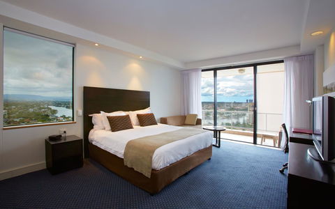 Crowne Plaza Surfers Paradise, An IHG Hotel - Darwin Holiday 13