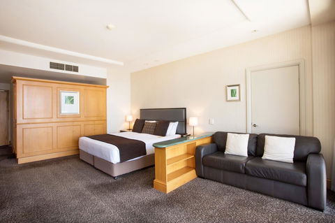 Crowne Plaza Surfers Paradise, An IHG Hotel - Darwin Holiday 21