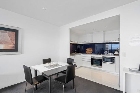 Circle On Cavill, Apartments And Sub Penthouses - We Accommodate - Darwin Holiday 5