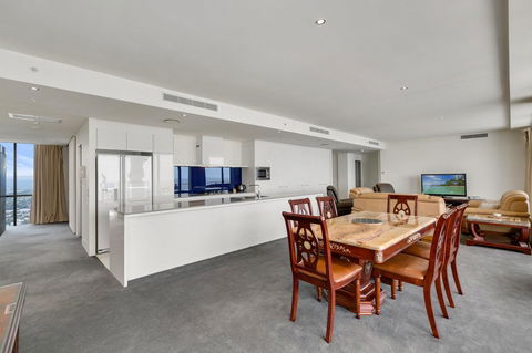 Circle On Cavill, Apartments And Sub Penthouses - We Accommodate - Darwin Holiday 2