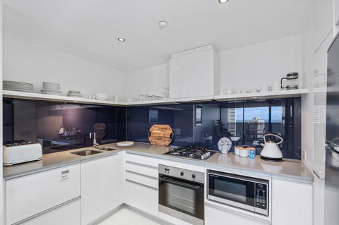 Circle On Cavill, Apartments And Sub Penthouses - We Accommodate - Darwin Holiday 4