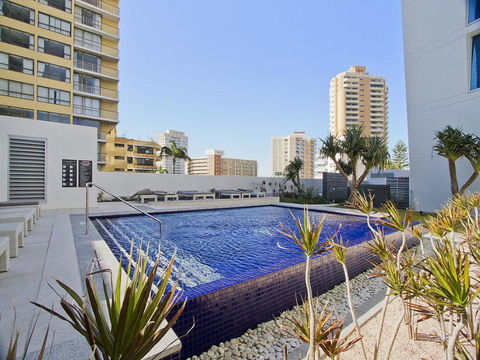 H Star Residences-- Paradise Stayz - Darwin Holiday 6