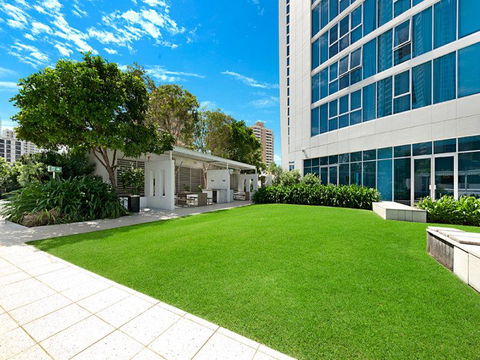 H Star Residences-- Paradise Stayz - Darwin Holiday 24