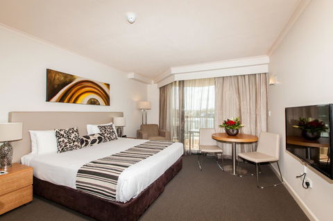 Central Cosmo Apartment Hotel - Darwin Holiday 1