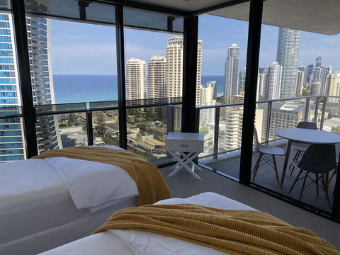 Circle On Cavill 2, 3, 4 & 5 Bedroom SkyHomes & SUB PENTHOUSES By Gold Coast Holidays - Darwin Holiday 16
