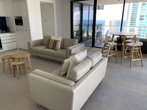 Circle On Cavill 2, 3, 4 & 5 Bedroom SkyHomes & SUB PENTHOUSES By Gold Coast Holidays - Darwin Holiday 7