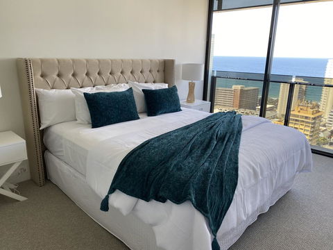 Circle On Cavill 2, 3, 4 & 5 Bedroom SkyHomes & SUB PENTHOUSES By Gold Coast Holidays - Darwin Holiday 15