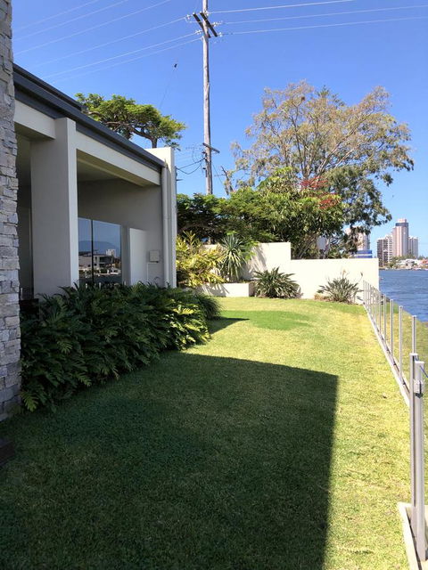 Riverfront Dream - Darwin Holiday 34