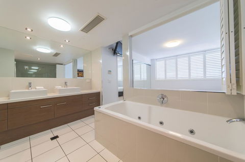 Echelon Apartments Yeppoon - Darwin Holiday 9