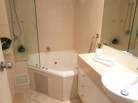 Gemini Court Holiday Apartments - Darwin Holiday 41