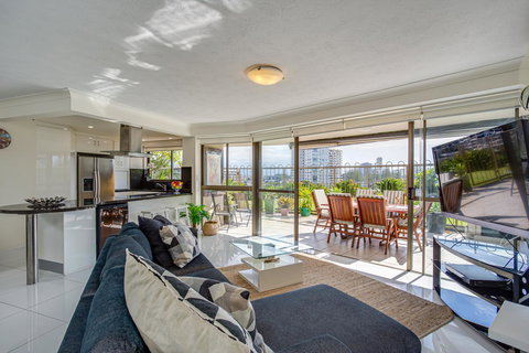 Gemini Court Holiday Apartments - Darwin Holiday 1