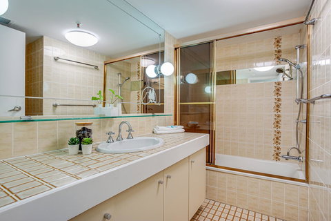 Gemini Court Holiday Apartments - Darwin Holiday 11