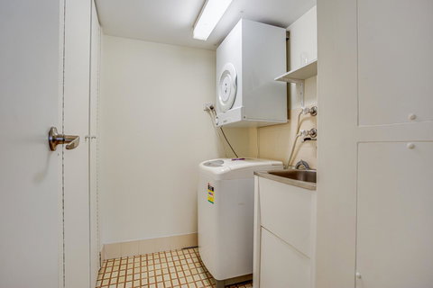 Gemini Court Holiday Apartments - Darwin Holiday 6