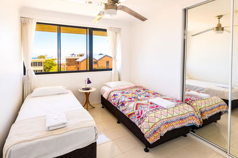 Burgess @ Kings Beach Apartments - Darwin Holiday 18