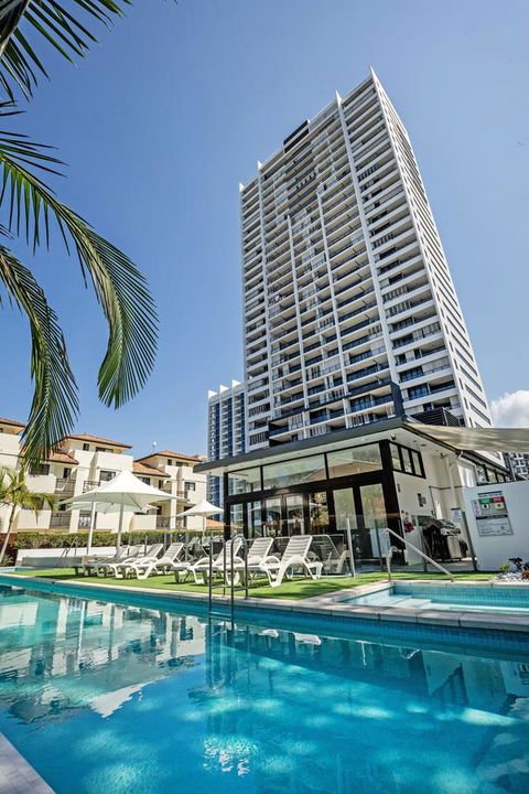 Ultra Broadbeach - Darwin Holiday 1