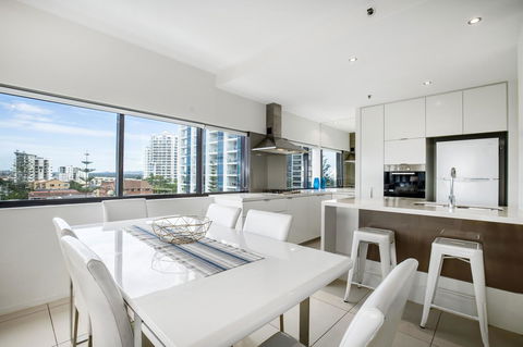 Ultra Broadbeach - Darwin Holiday 9