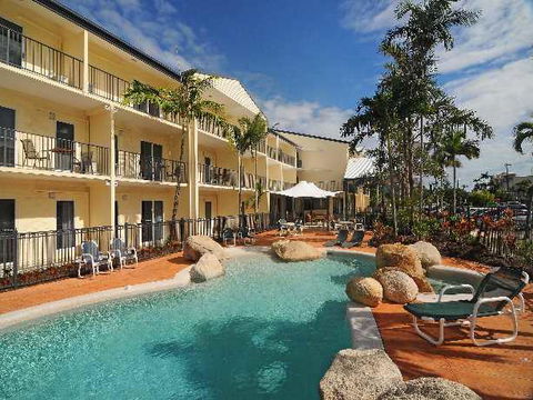 Cairns Queenslander Hotel & Apartments - Darwin Holiday 1