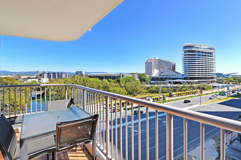 Broadbeach Travel Inn Apartments - Darwin Holiday 0