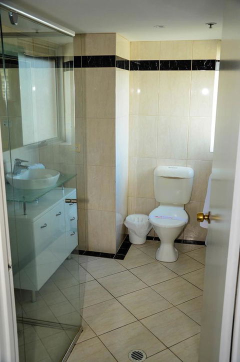 Zenith Ocean Front Apartments - Darwin Holiday 16