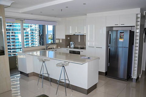 Zenith Ocean Front Apartments - Darwin Holiday 37