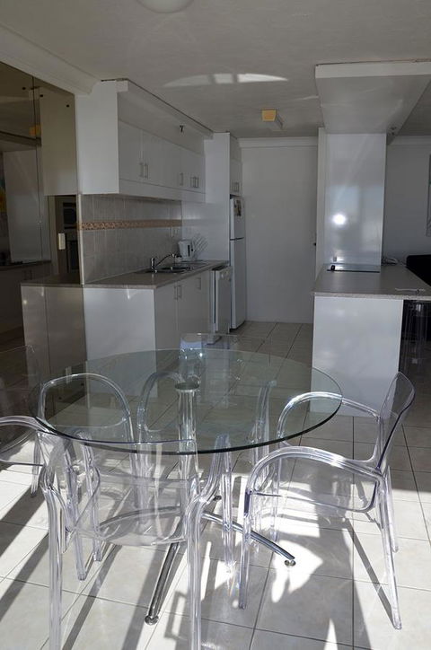 Zenith Ocean Front Apartments - Darwin Holiday 43