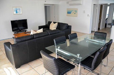 Zenith Ocean Front Apartments - Darwin Holiday 11