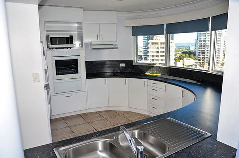 Zenith Ocean Front Apartments - Darwin Holiday 10