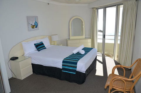 Zenith Ocean Front Apartments - Darwin Holiday 44