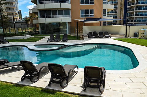 Zenith Ocean Front Apartments - Darwin Holiday 8