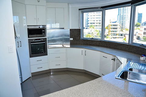 Zenith Ocean Front Apartments - Darwin Holiday 30