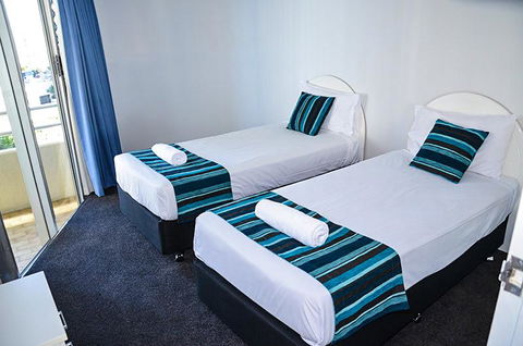 Zenith Ocean Front Apartments - Darwin Holiday 12