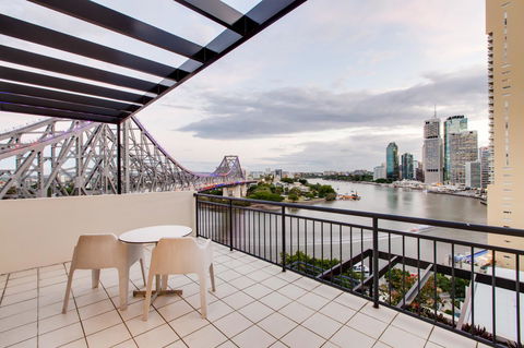 Oakwood Hotel & Apartments Brisbane - Darwin Holiday 1