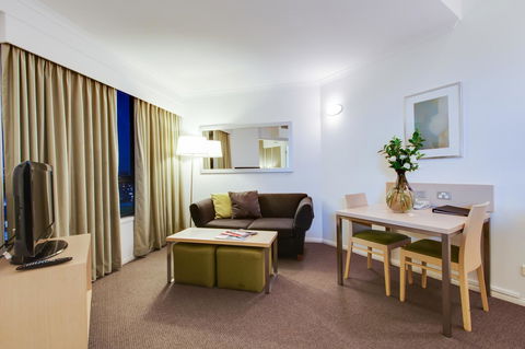 Oakwood Hotel & Apartments Brisbane - Darwin Holiday 3