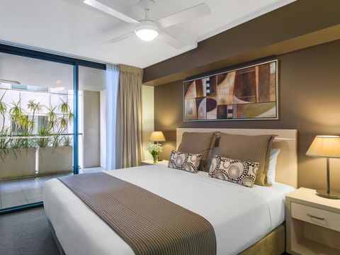Oaks Brisbane River City Suites - Darwin Holiday 6