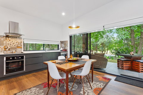 Bower 63 - Darwin Holiday 1