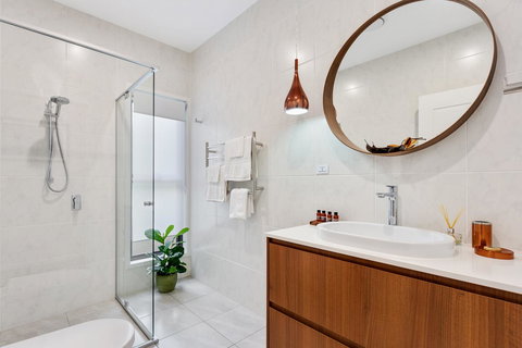 Bower 63 - Darwin Holiday 13