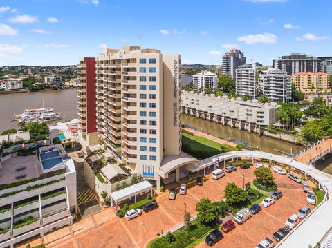 Dockside Brisbane - Darwin Holiday 0