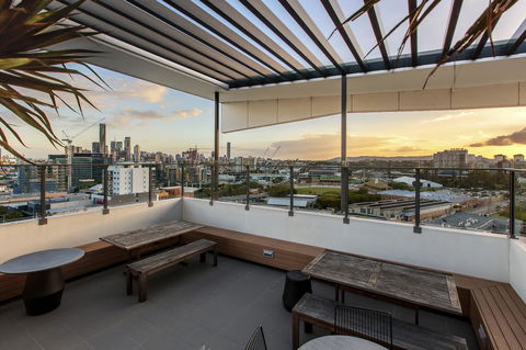 Code Apartments - Darwin Holiday 16