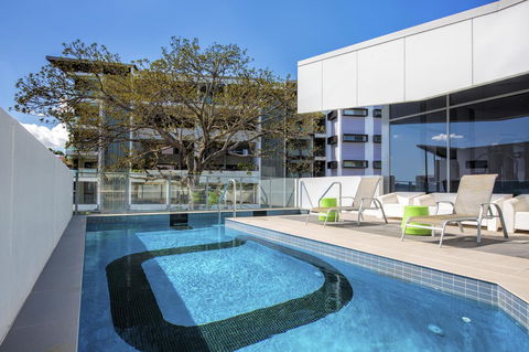 Code Apartments - Darwin Holiday 11