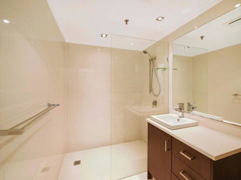 Excluza - Darwin Holiday 1