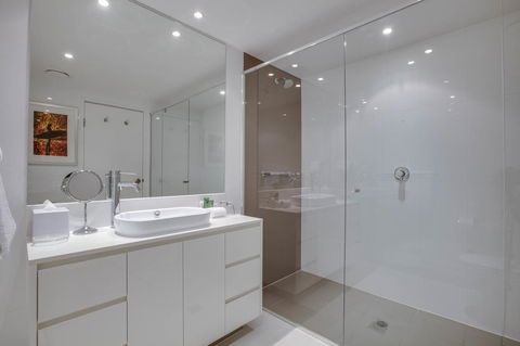 Hilton Surfers Paradise Residences - Darwin Holiday 32