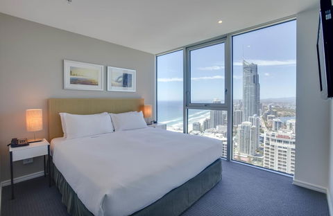 Hilton Surfers Paradise Residences - Darwin Holiday 8