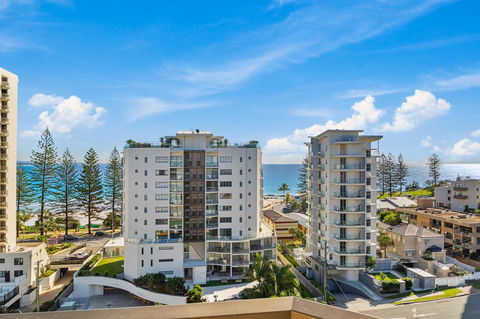 Rainbow Commodore Coolangatta - Darwin Holiday 35