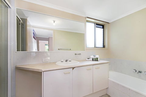 Growder Court 3 - Coolum Beach QLD - Darwin Holiday 17